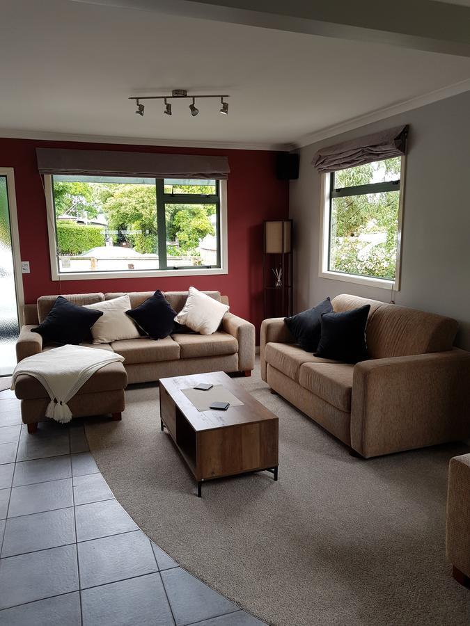 Central Taupo Townhouse Екстер'єр фото