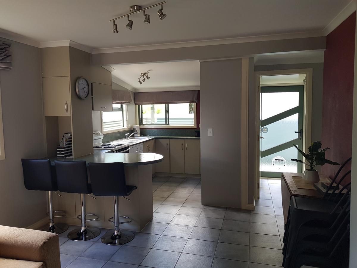 Central Taupo Townhouse Екстер'єр фото